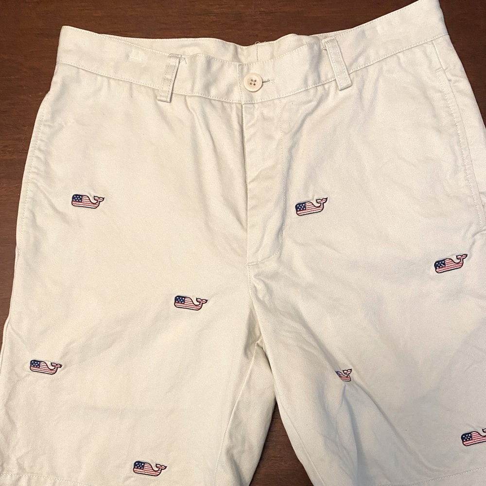 EUC Vineyard Vines Whale shorts Size 30
